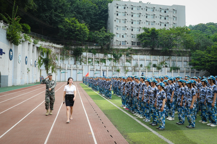 陳校檢閱.JPG